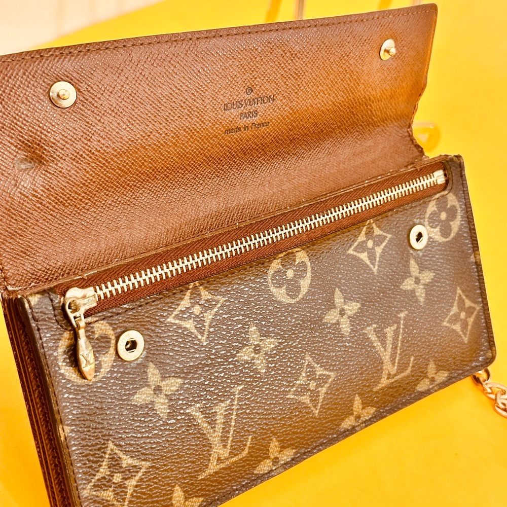 Louis Vuitton Brown Monogram Clutch wallet with chain - Picture 4 of 15